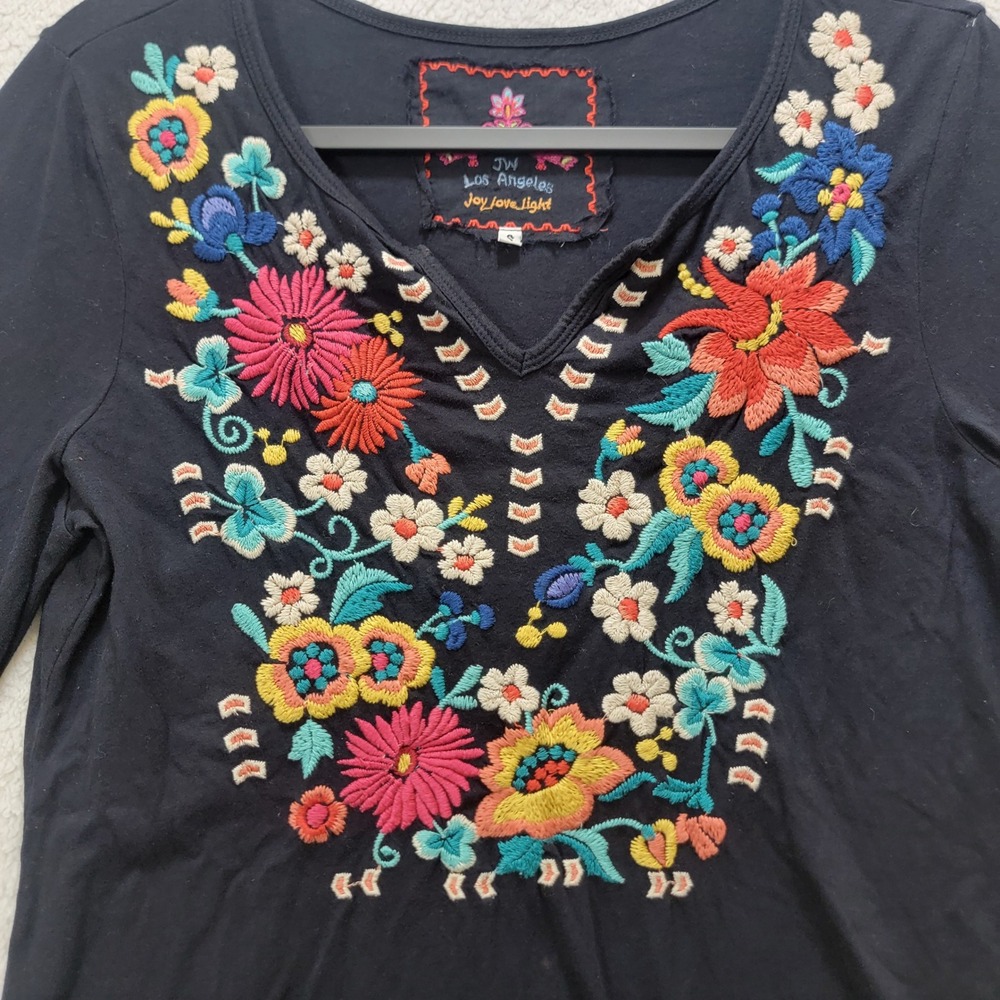 JW Los Angeles Johnny Was Black Floral Embroidered Boho V-Neck Top S 3/4 Sleeve - Picture 2 of 11